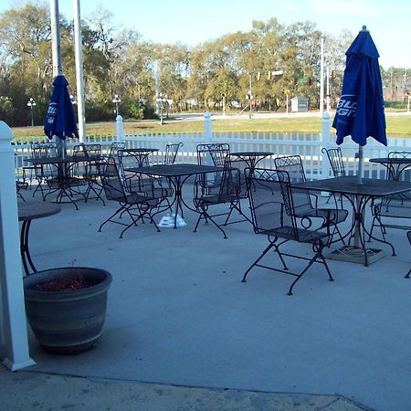 Days Inn By Wyndham Savannah Airport Экстерьер фото