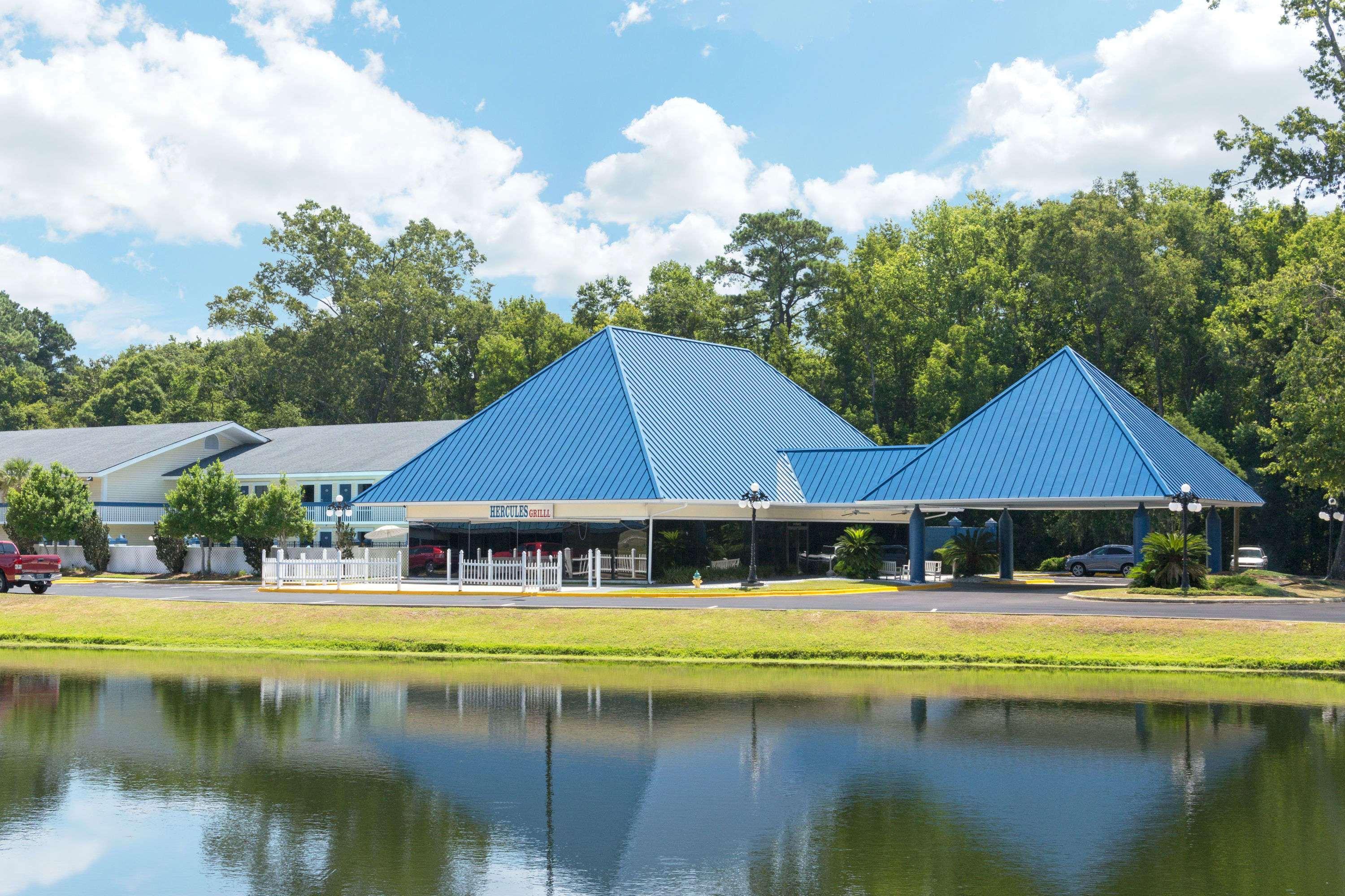 Days Inn By Wyndham Savannah Airport Экстерьер фото