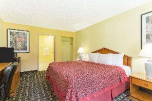 Days Inn By Wyndham Savannah Airport Номер фото